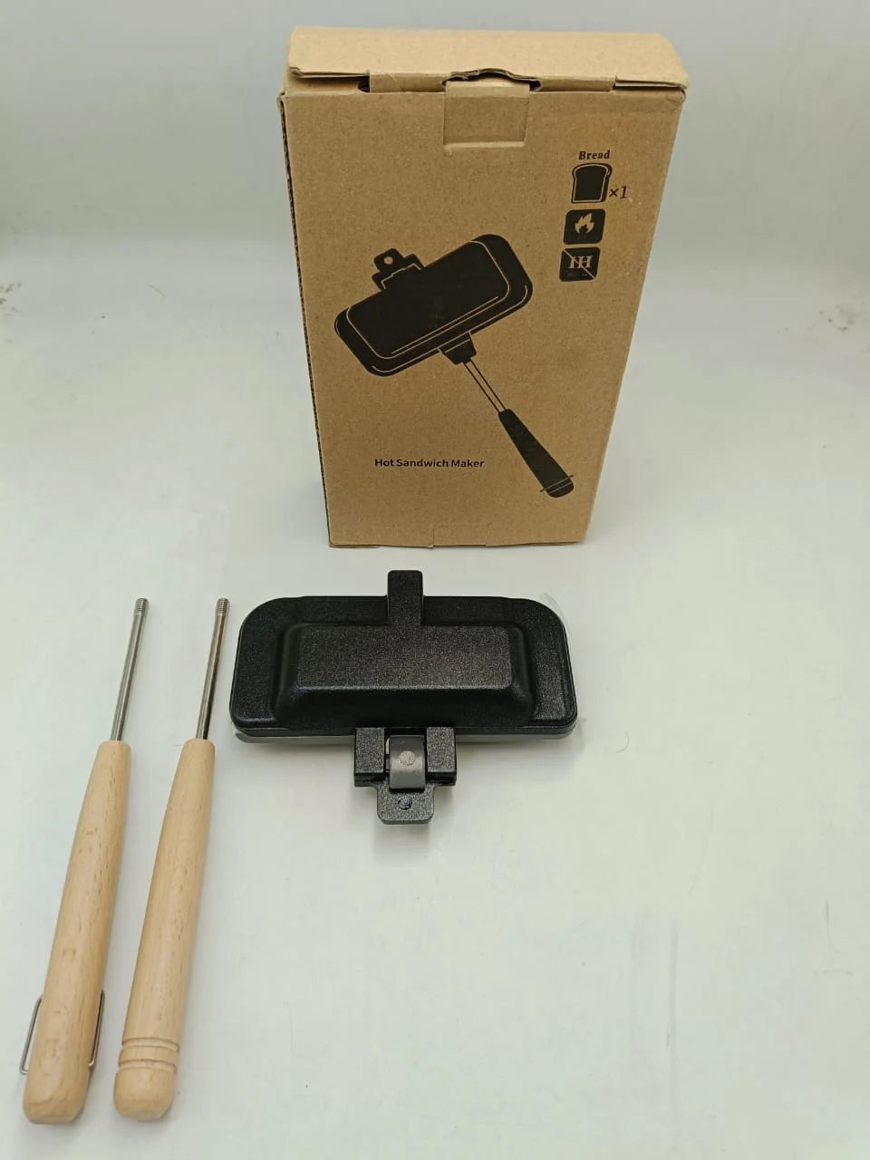 Non-Stick Sandwich Frying Pan | Multipurpose Grilled Sandwich Maker with Wooden Handle